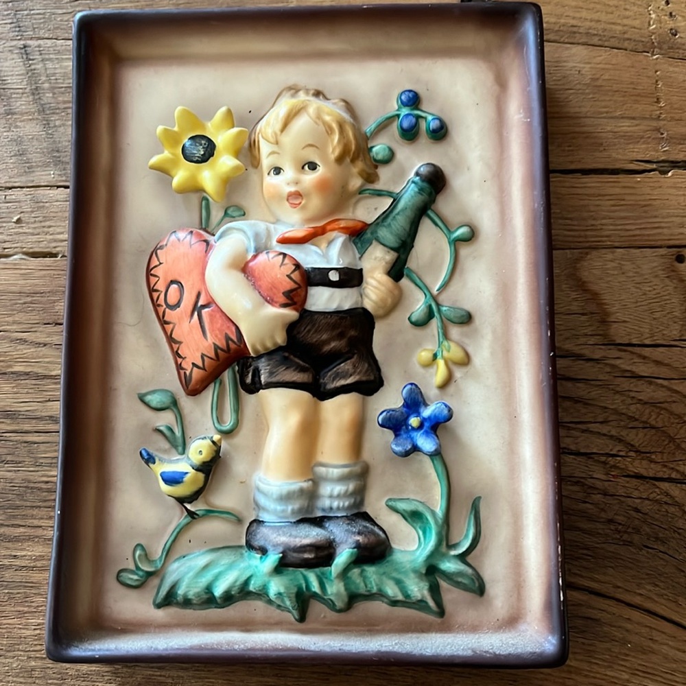 MJ Hummel Plaque
